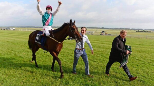 Siskin stormed home to take out the Irish 2000 Guineas.